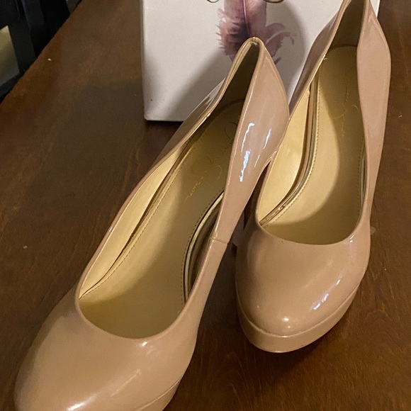 Jessica Simpson Nude Round Toe Platform Patent Pumps (size 10) - Picture 9 of 9